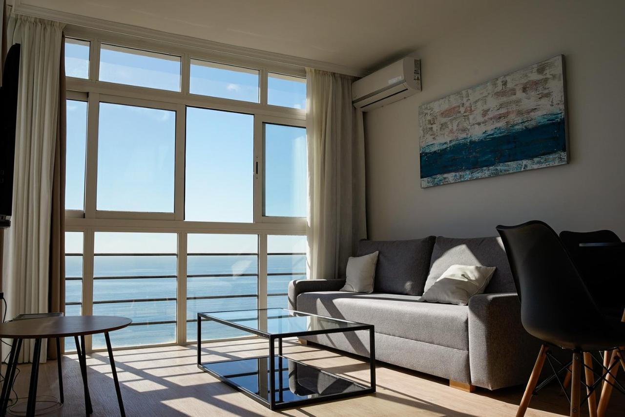 Beachfront Apartment Malaga Exterior photo
